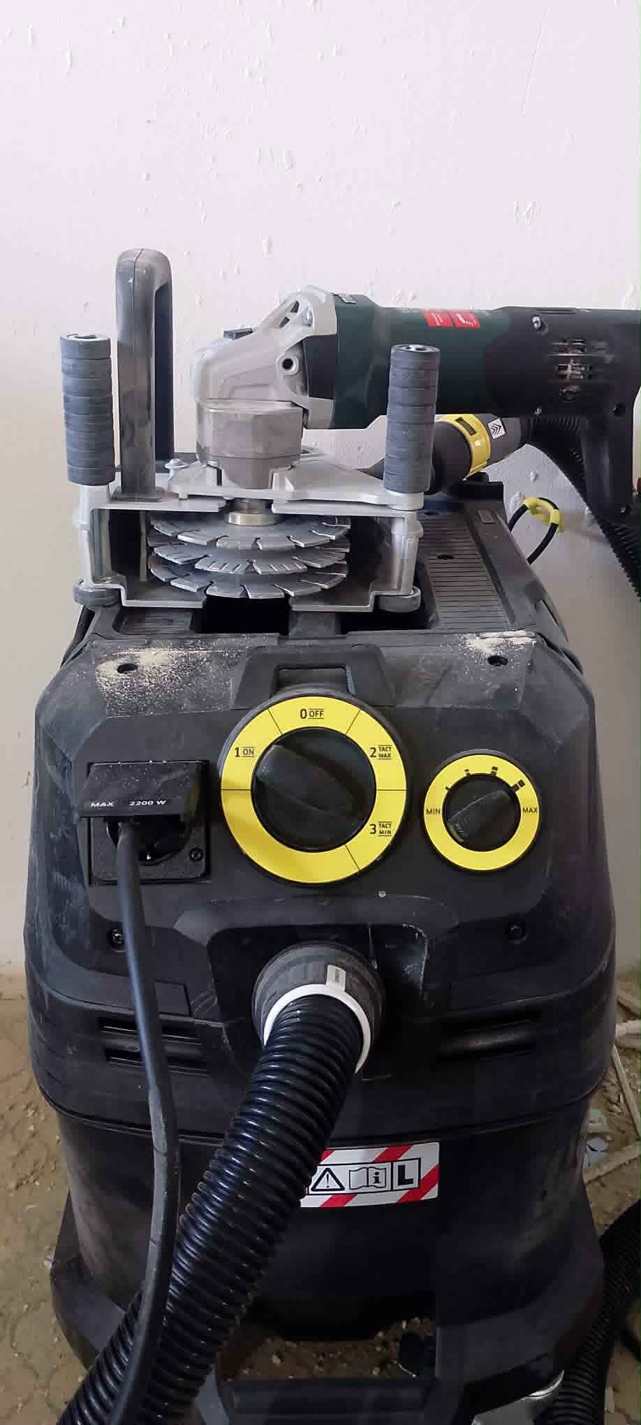 Mașină de șanțuit Metabo MF40